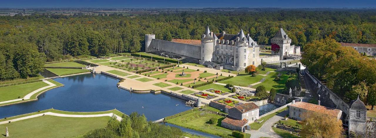 Chambre D'Hotes Les Bains Du Bruant Saint-Porchaire Kültér fotó